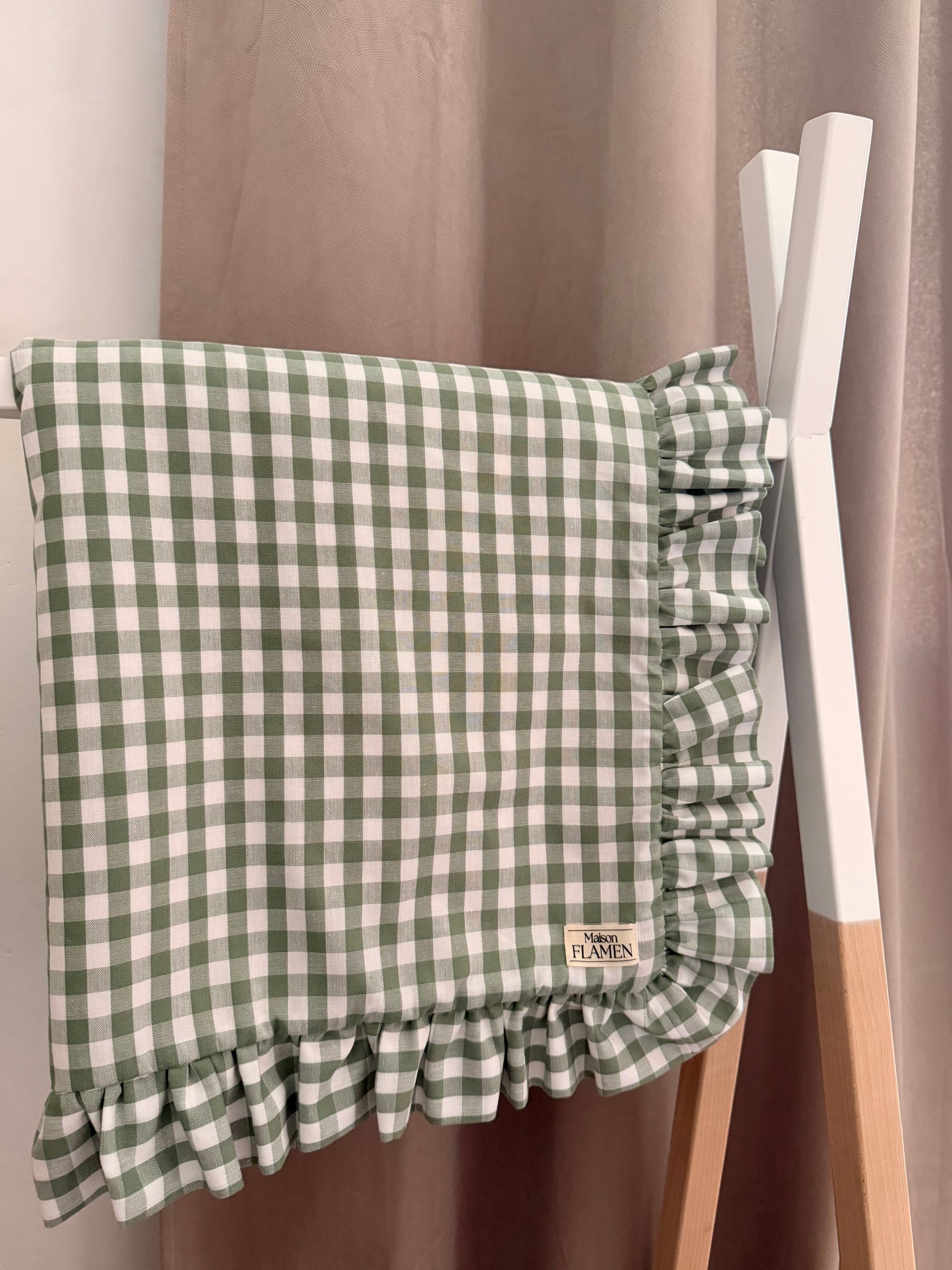 Couverture bébé à volants