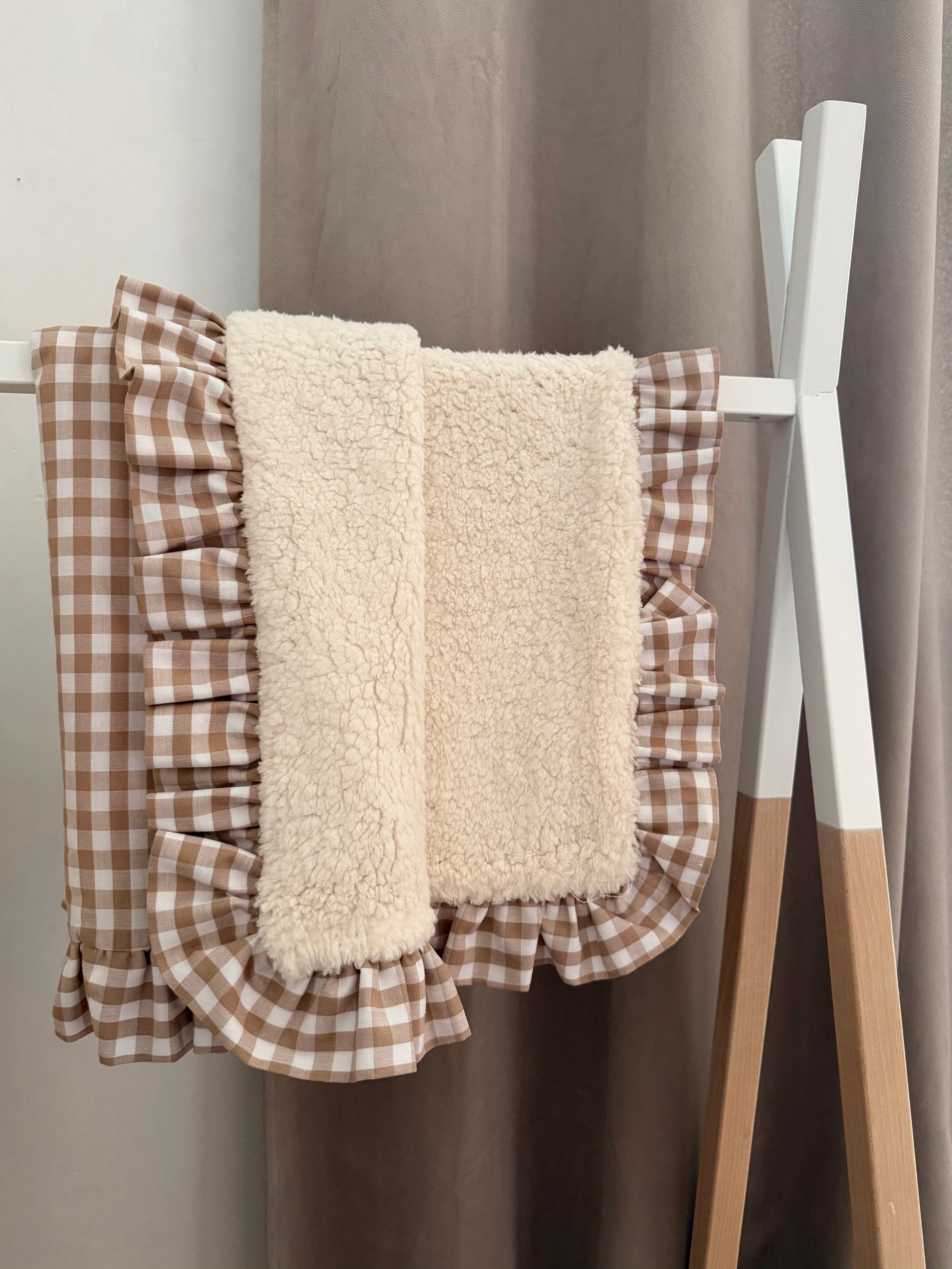 Couverture bébé à volants