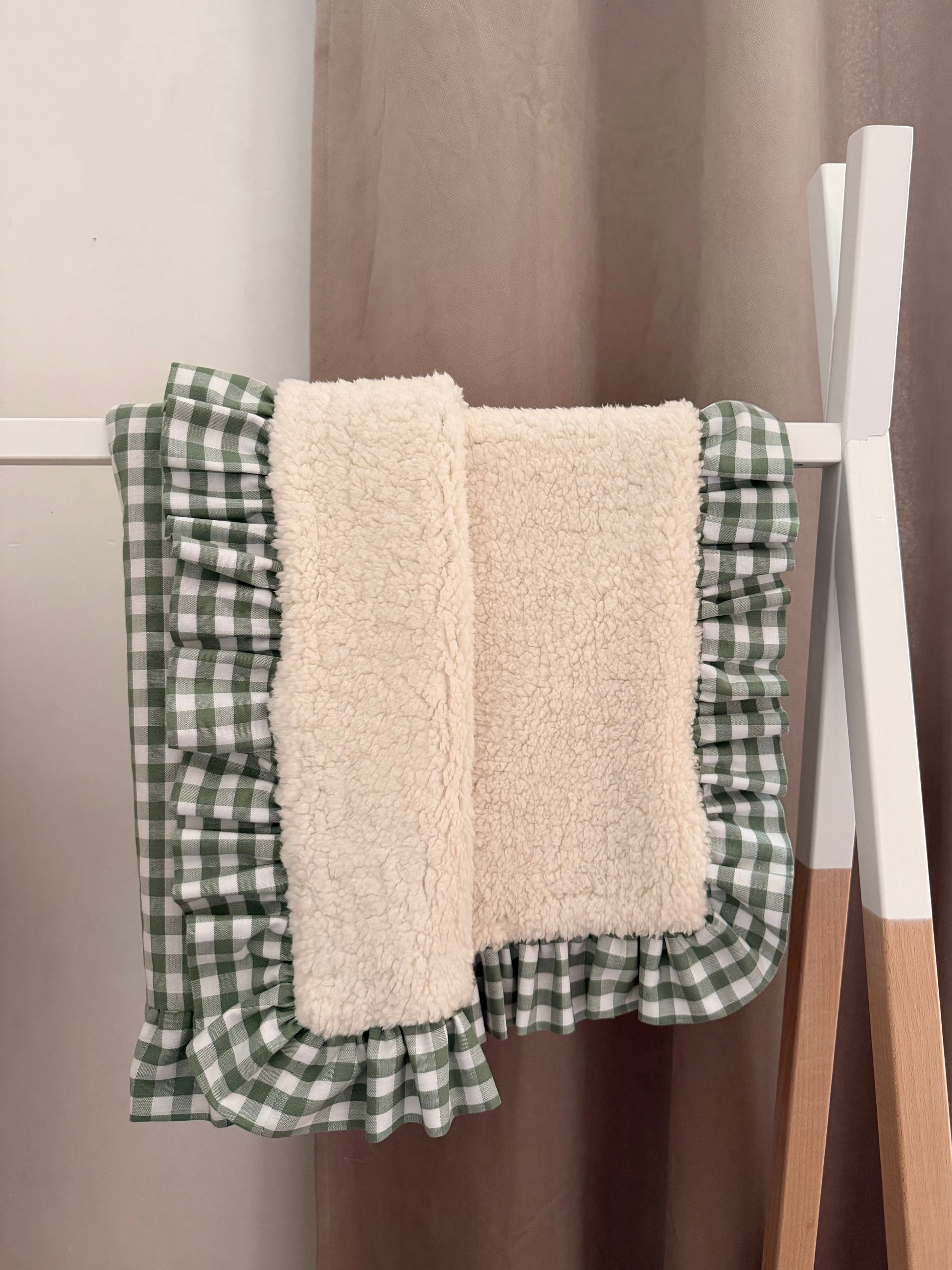 Couverture bébé à volants